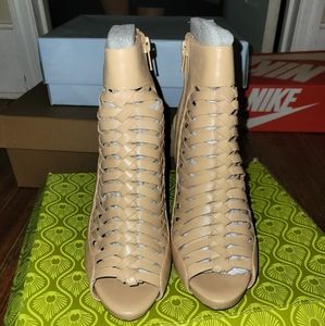 Gianni Bini, Nude heels, size 8
